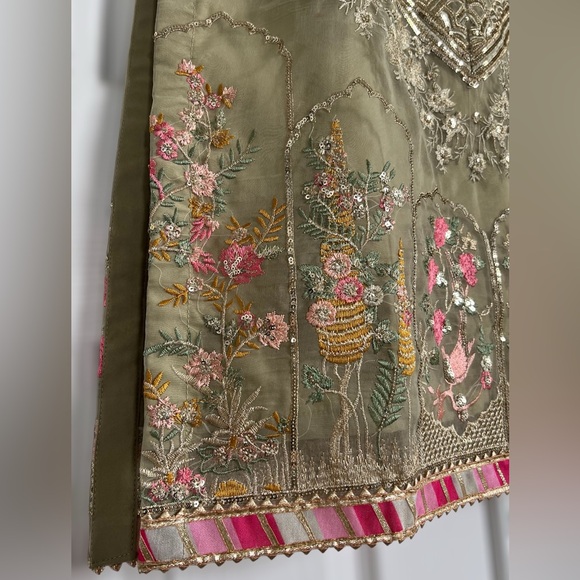 Green Pakistani Suit, Dress, Salwar Kameez - Picture 7 of 11